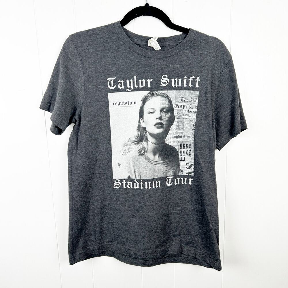 Taylor Swift Gray Reputation Tour Short Sleeve Tee Medium